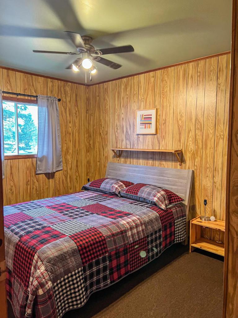 Ahmic Lake Resort Cottages, Camping, RV Sites photo 3