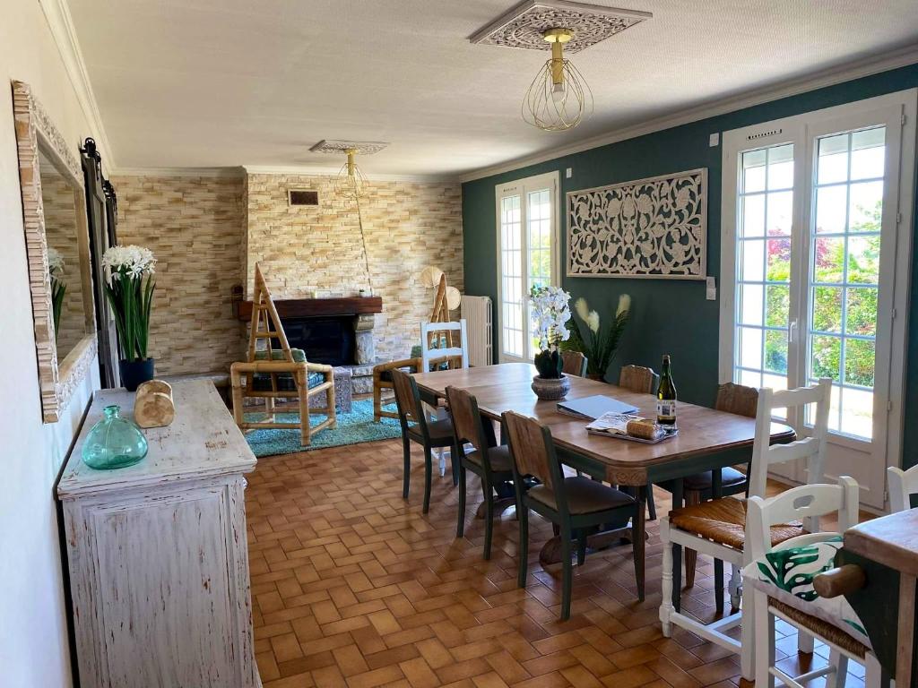 Maison de 4 chambres avec vue sur la mer jardin clos et wifi a Plouguerneau a 1 km de la plage photo 1