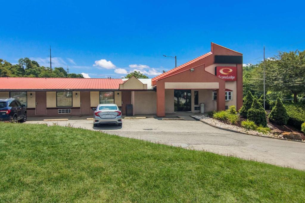 Econo Lodge Pittsburgh I-79 photo 2