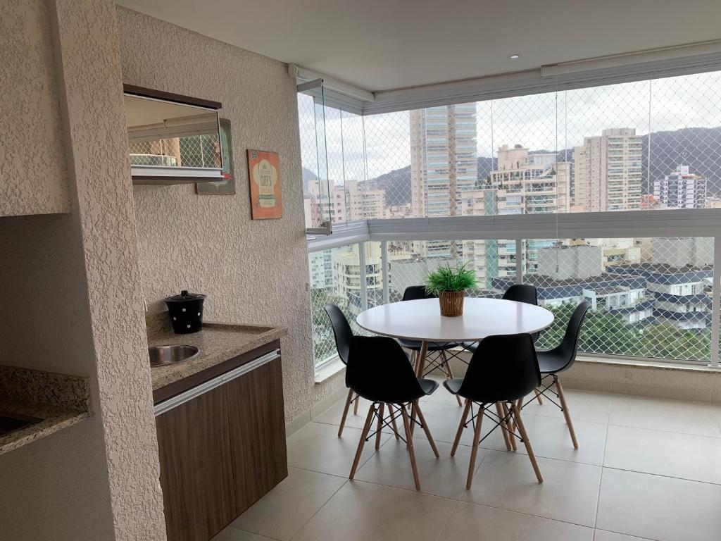 Apartamento Alto Padrão / prédio com piscina e quadra.