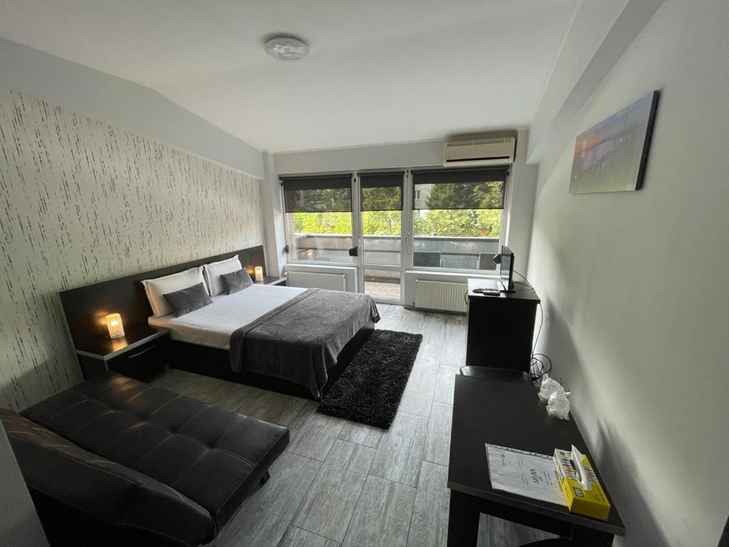 Hotel Rivoli Room Type - Family Room with Private Bathroom Hotel Rivoli Room Type - Family Room with Private Bathroom
