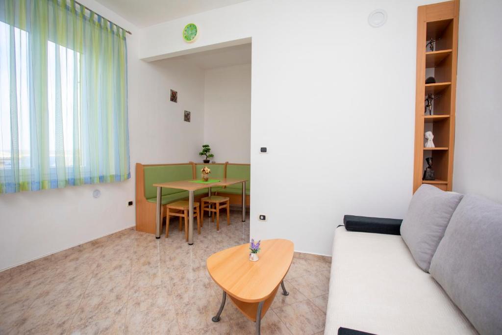 Apartman Lidija Koromačno photo 3