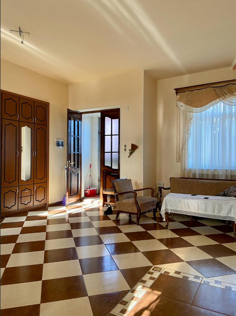Doctor's House photo 1
