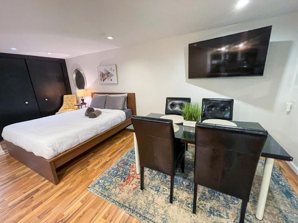 Wrigley Garden Unit image