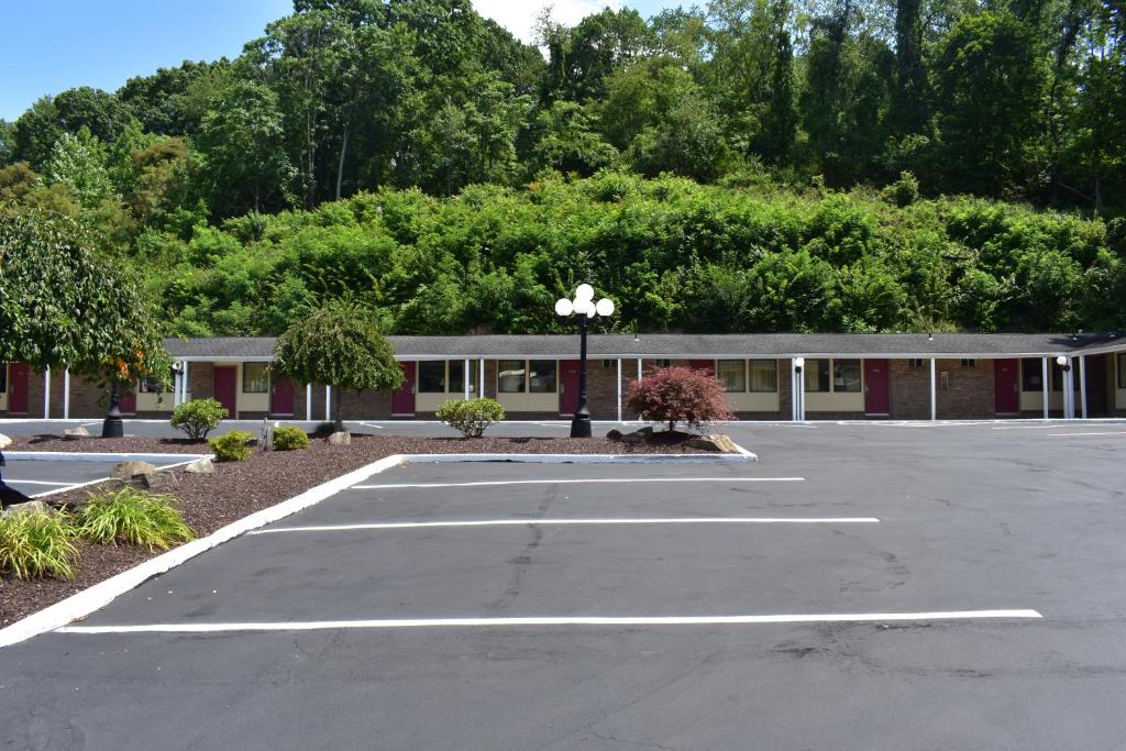 South Hills Motel photo 3