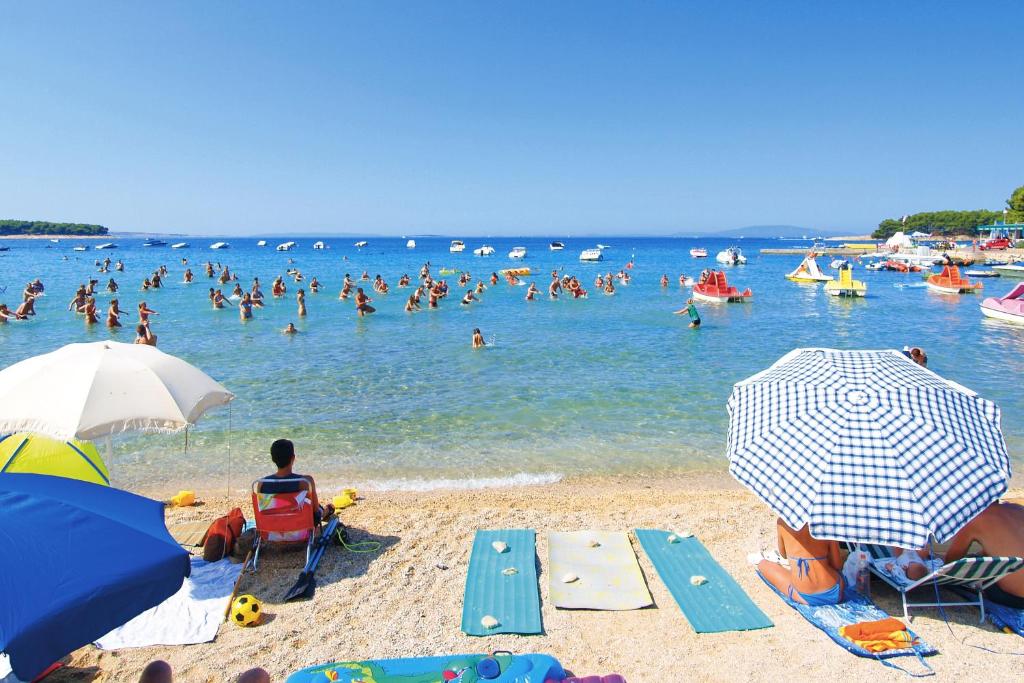 Apartments by the sea Banjol, Rab - 4965 photo 2