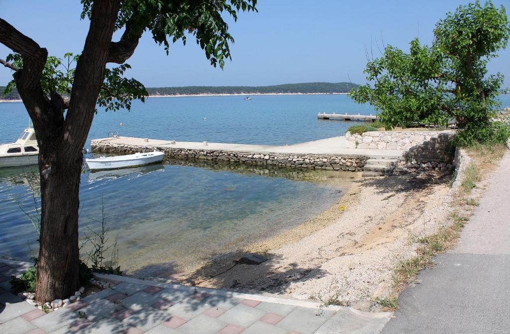 Seaside apartments with a swimming pool Barbat, Rab - 4951 photo 4