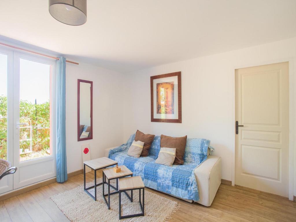 Charming holiday home in Montmeyan with garden photo 2