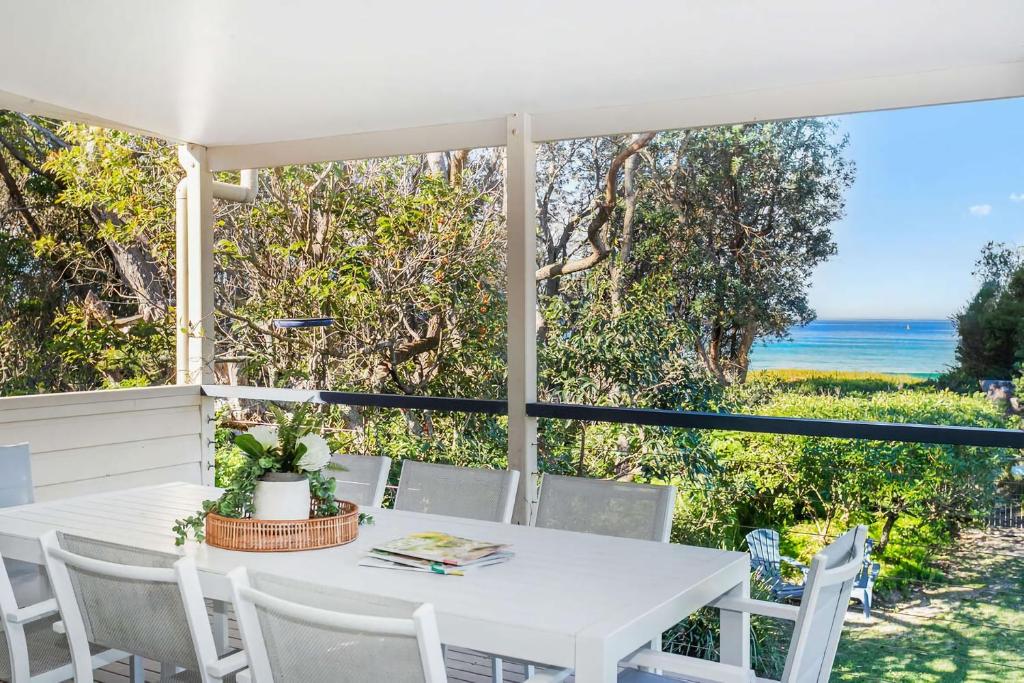Beachfront Bliss on Mollymook Beach photo 1