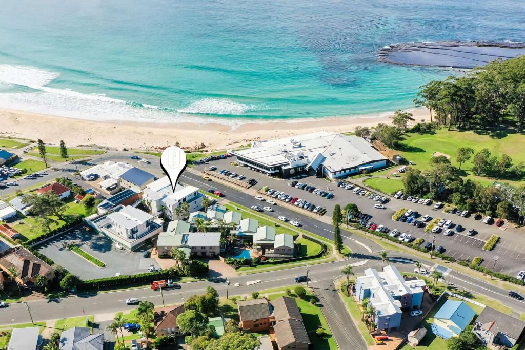 Beachfront Six photo 1