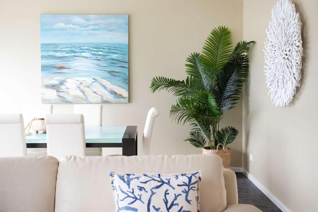 Beachfront Six photo 3