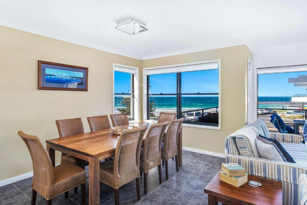 Beachfront Four photo 3