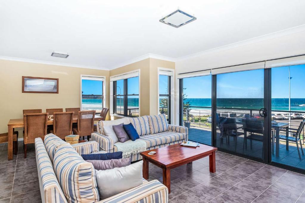 Beachfront Four photo 4