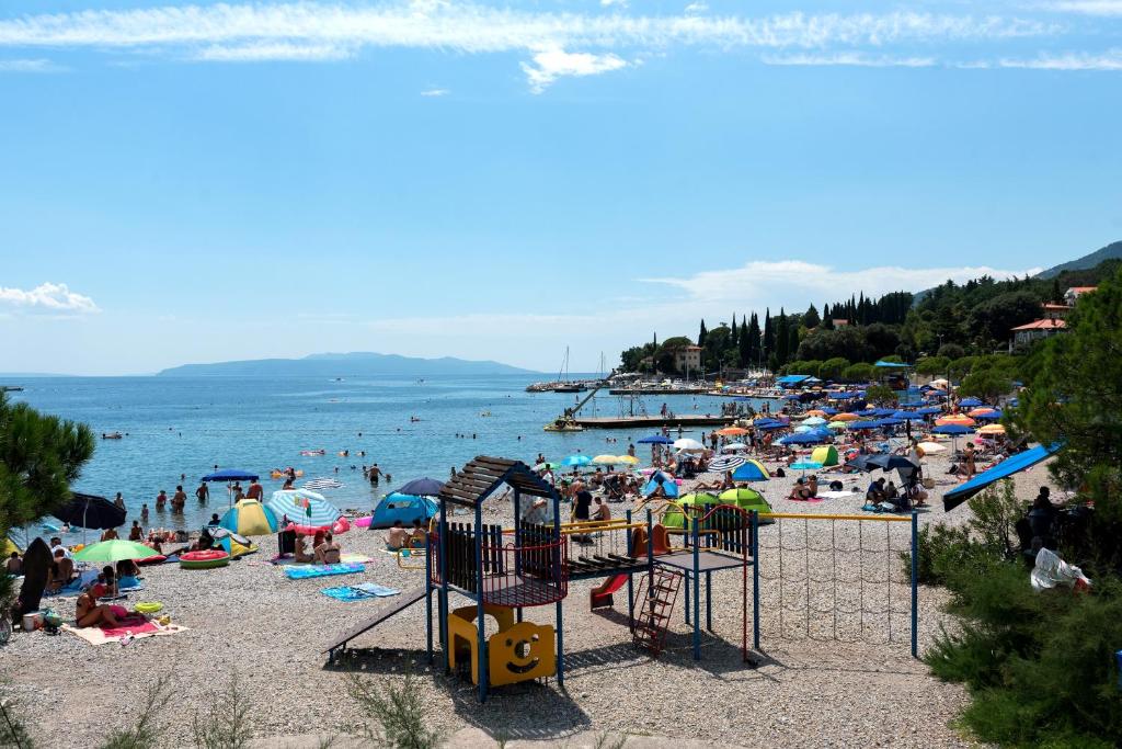 Family friendly house with a swimming pool Brest pod Uckom, Central Istria - Sredisnja Istra - 13005 photo 2