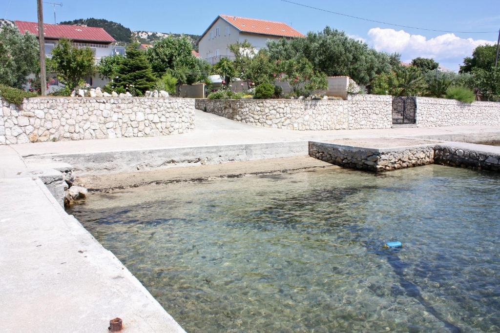 Apartments with a parking space Barbat, Rab - 16723 photo 2