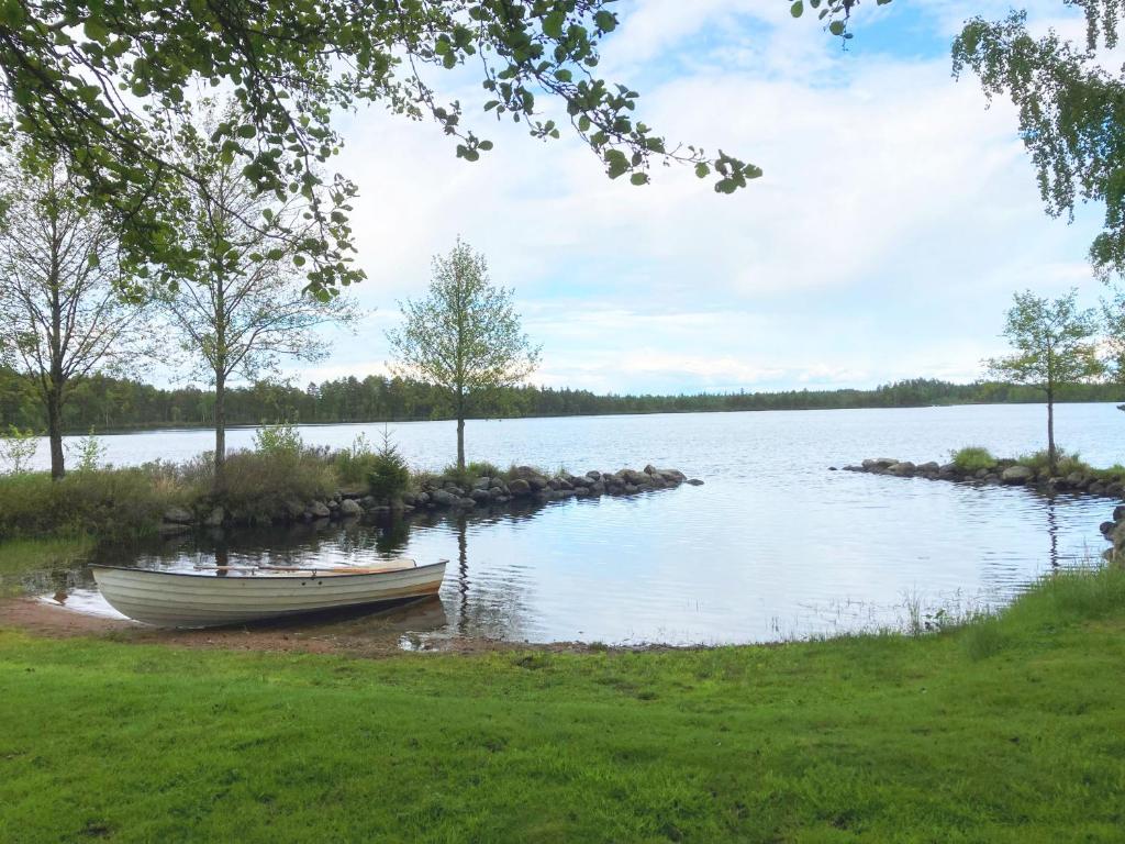 Lovely holiday home in the village of Flattinge, with a view of lake Flaren photo 3