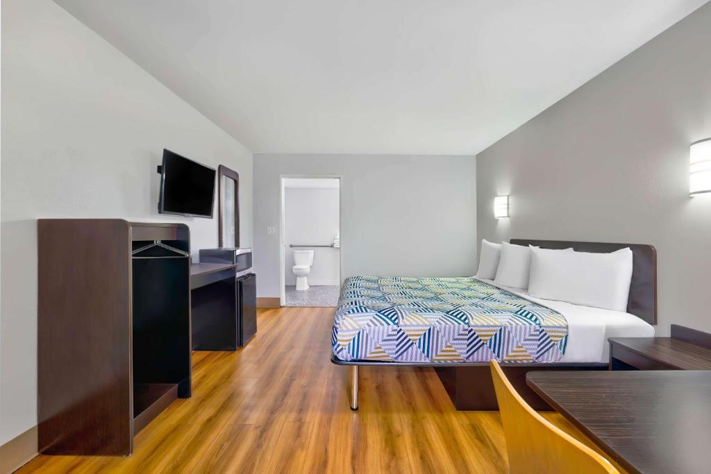 Motel 6-Plano, TX - Plano Northeast photo 4