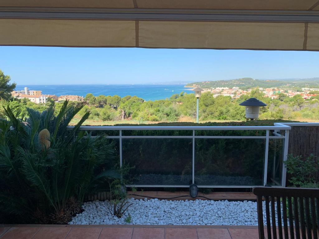 Villa Alex Altafulla Hermosa casa con espectaculares vistas al mar y a tocar de una idílica calita photo 1
