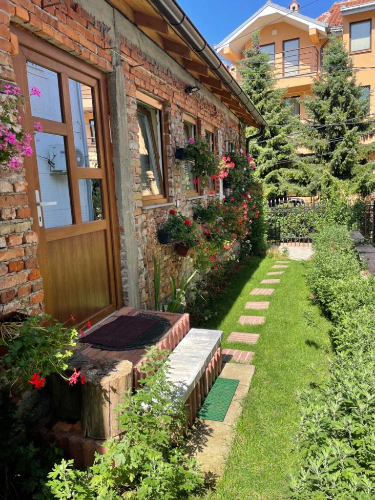 Flower House in the City Center! photo 1