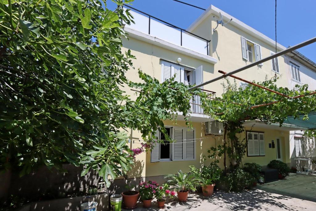 Apartments by the sea Supetarska Draga - Donja, Rab - 15997 photo 1