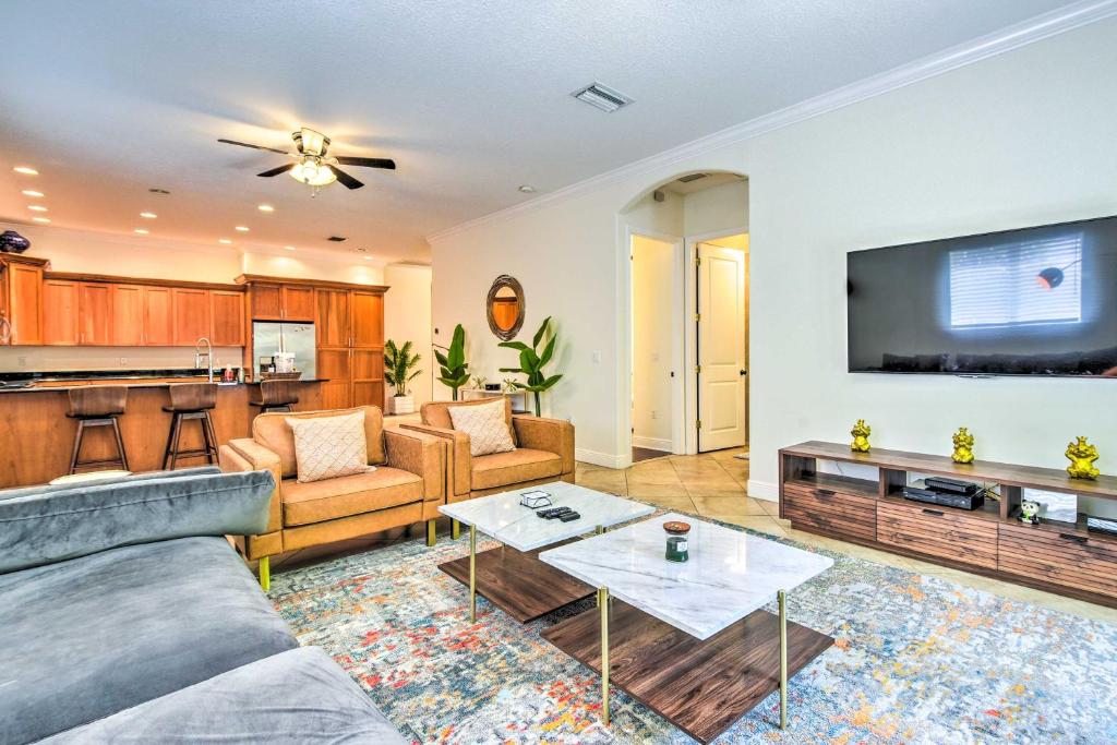 Sunny Sarasota Abode with Yard about 1 Mi to Dtwn! photo 3