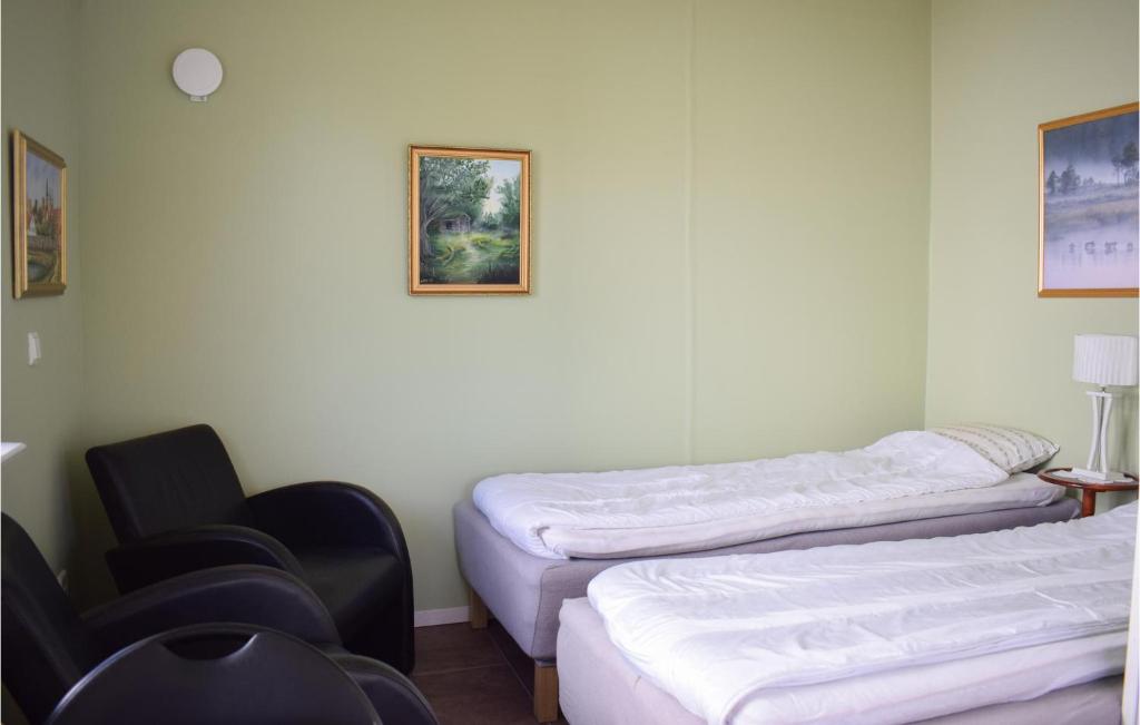 Beautiful Home In Mrbylnga With Wifi photo 2