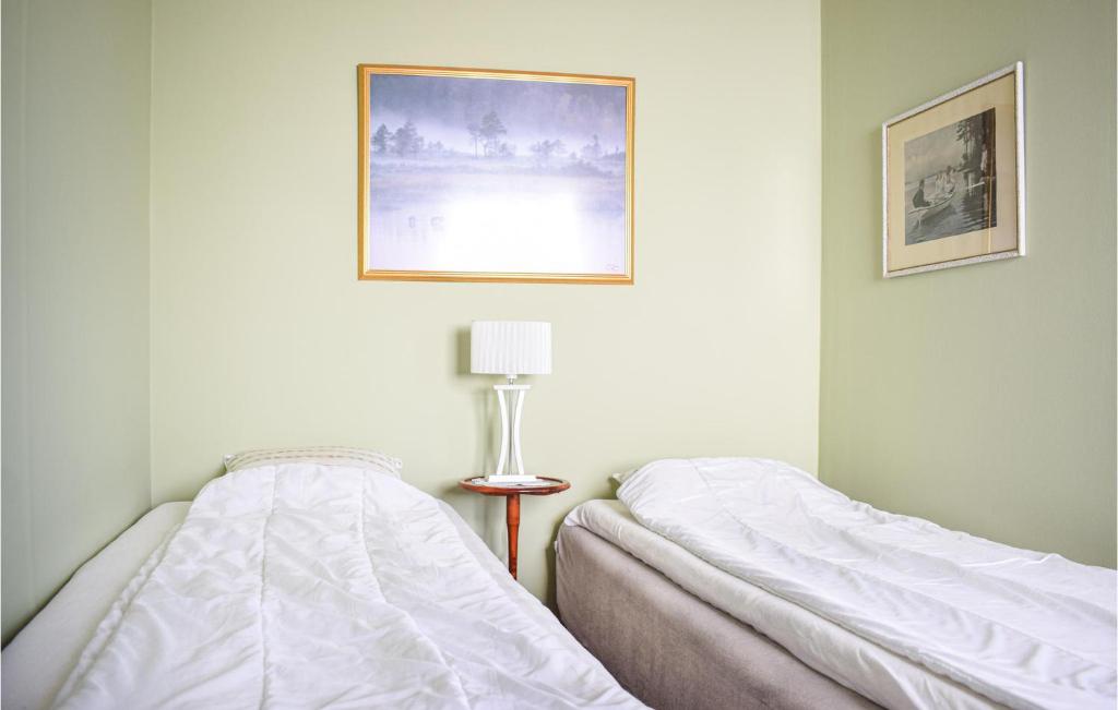Beautiful Home In Mrbylnga With Wifi photo 3