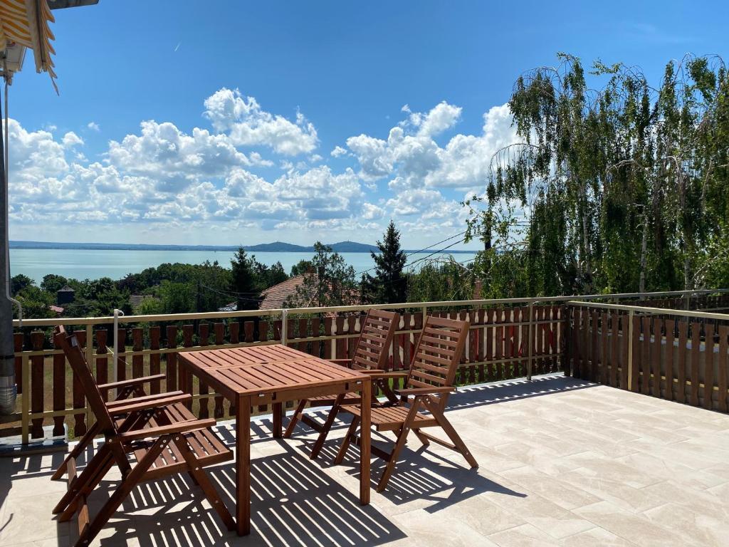 Bacchus Apartman - Borbarlang, Badacsony photo 1