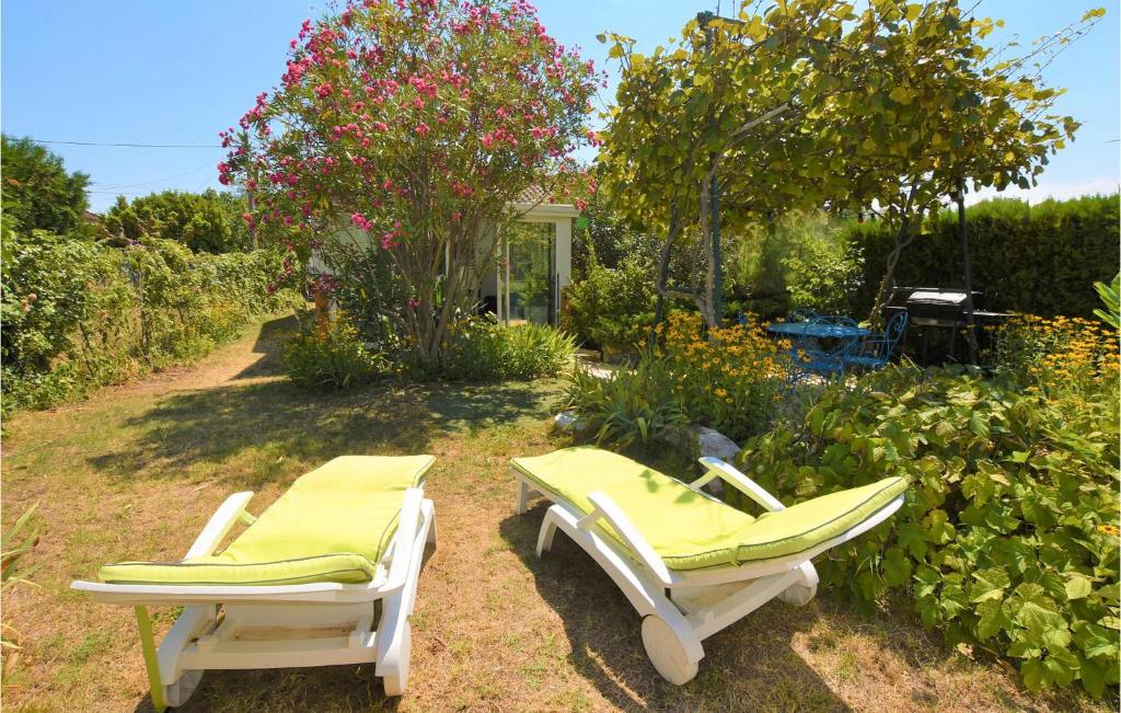 Amazing Home In Donzre With Outdoor Swimming Pool, Wifi And 1 Bedrooms photo 4