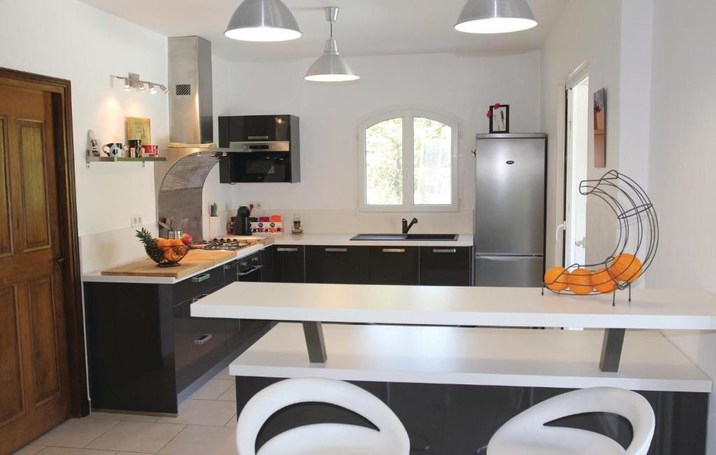 Amazing Home In Apt With Wifi, Private Swimming Pool And Outdoor Swimming Pool photo 3