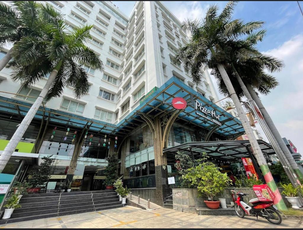 Happy Life Hotel