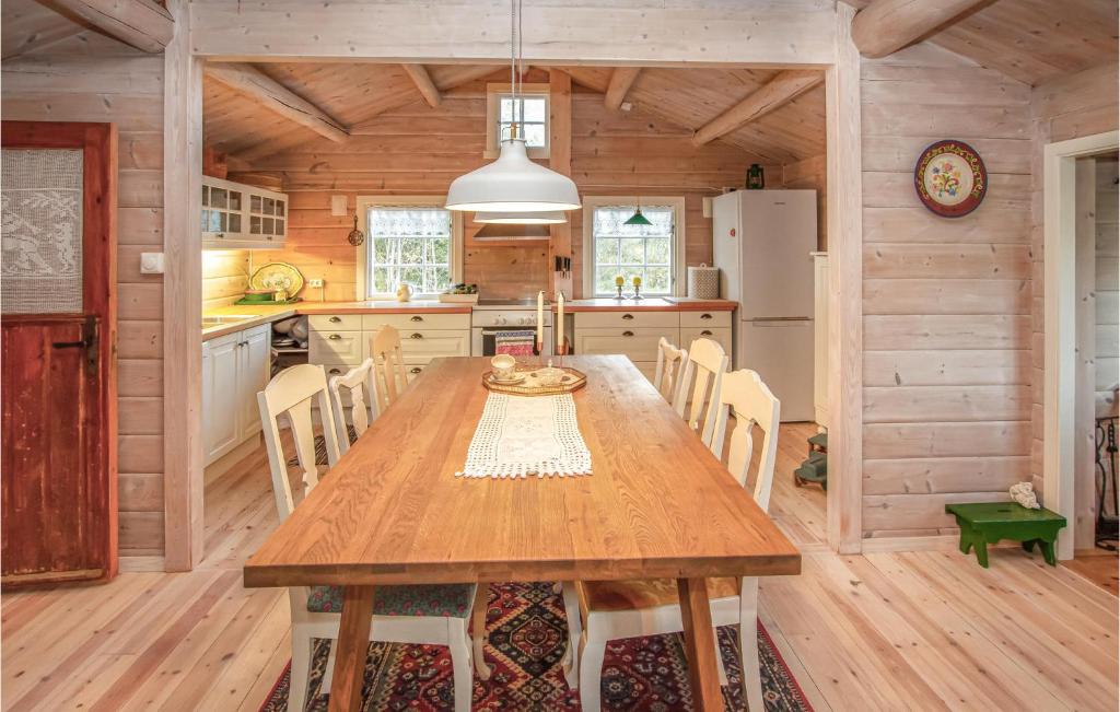 Stunning Home In Sykkylven With 4 Bedrooms photo 2