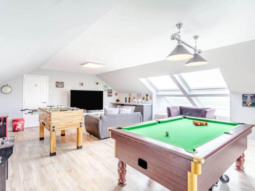 Tigh Na Mhor , Hot Tub , Games Room , 5 Bedroom ,Sleeps 13 , Large Villa photo 4
