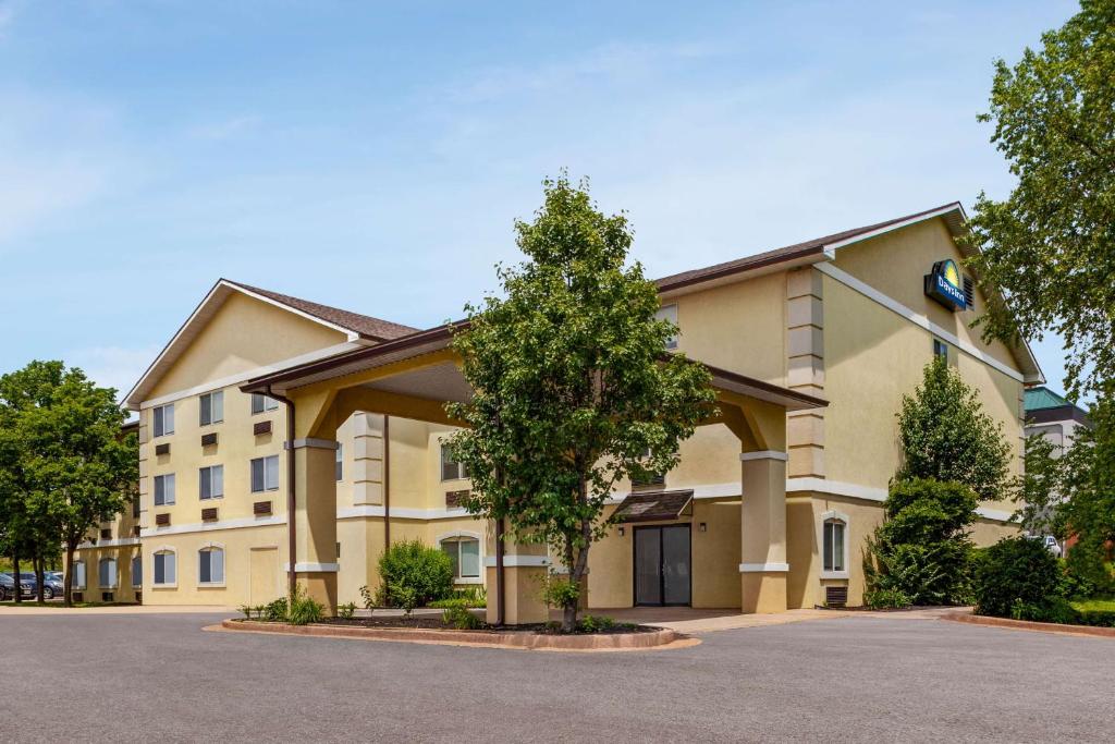 Days Inn by Wyndham Kansas City International Airport photo 4