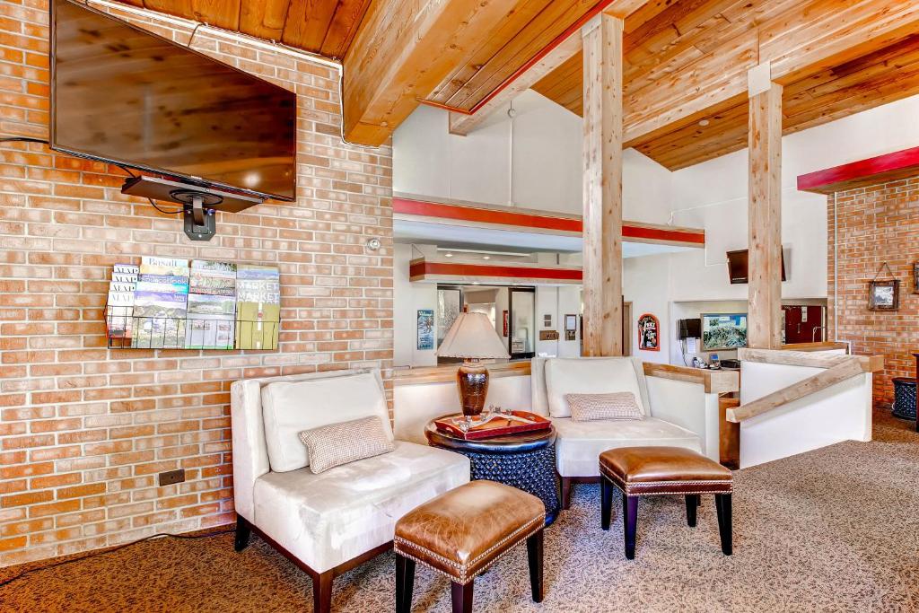 Mountain Chalet Snowmass photo 3