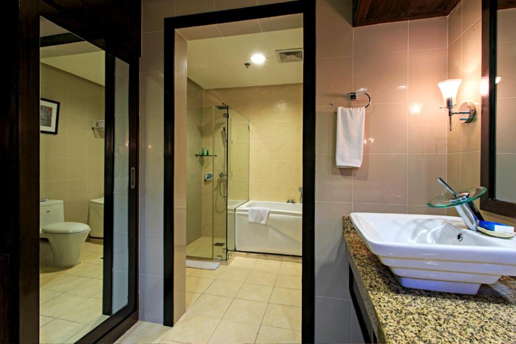 Сьюит (Представительский двухместный номер «Плюс» с 1 кроватью), Cebu Parklane International Hotel