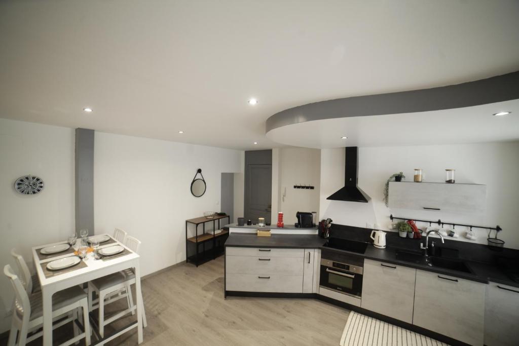Grand Appartement 2 chambres avec Fibre et Netflix photo 3