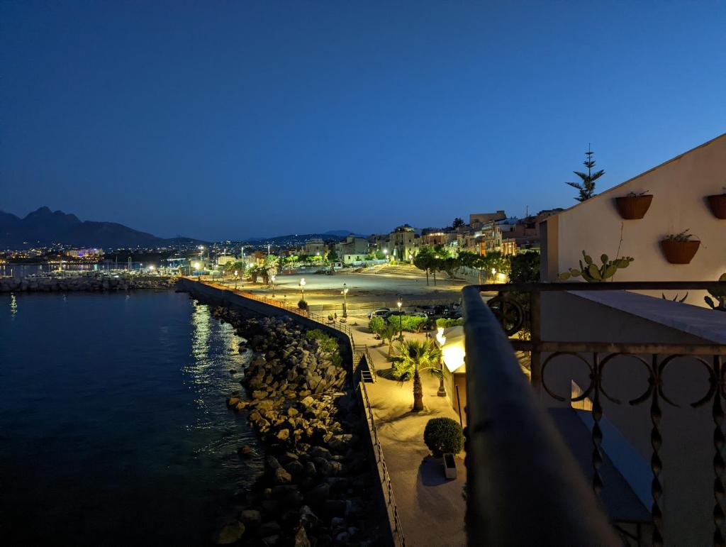 Casa nel borgo marinaro di Santa Nicolicchia photo 2