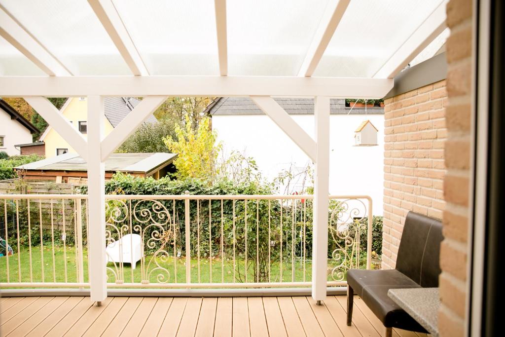 bonquartier - HOUSE - GARDEN - FOREST - TOP ROAD CONNECTION photo 3