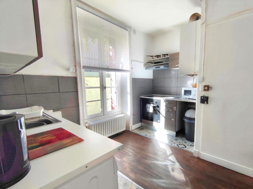 Number 22 - Le Dorat - Apartment One photo 3