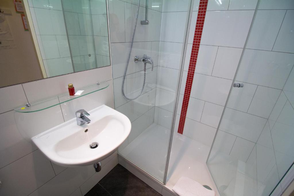 Апартаменты (Апартаменты (для 1 взрослого)), Actilingua Apartment Pension