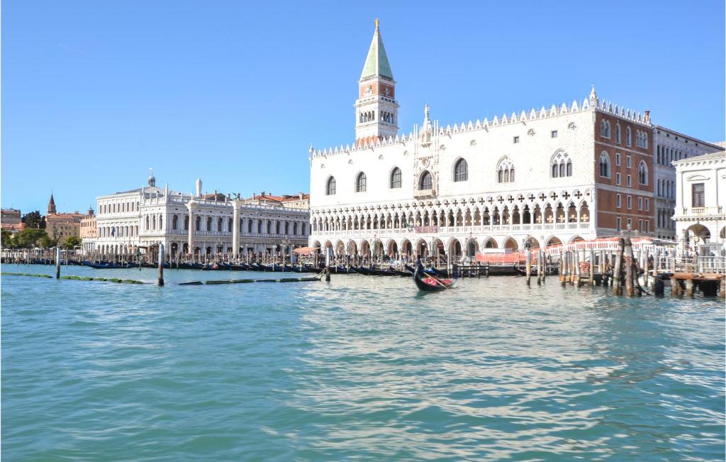 Stunning Home In Lido Di Venezia With 2 Bedrooms And Wifi photo 2