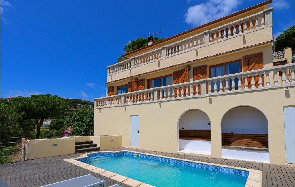 Stunning Home In Sant Cebria De Vallalt With Outdoor Swimming Pool, Wifi And 4 Bedrooms photo 1