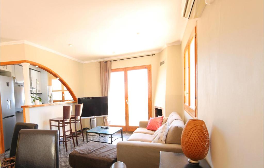 Stunning Home In Sant Cebria De Vallalt With Outdoor Swimming Pool, Wifi And 4 Bedrooms photo 4