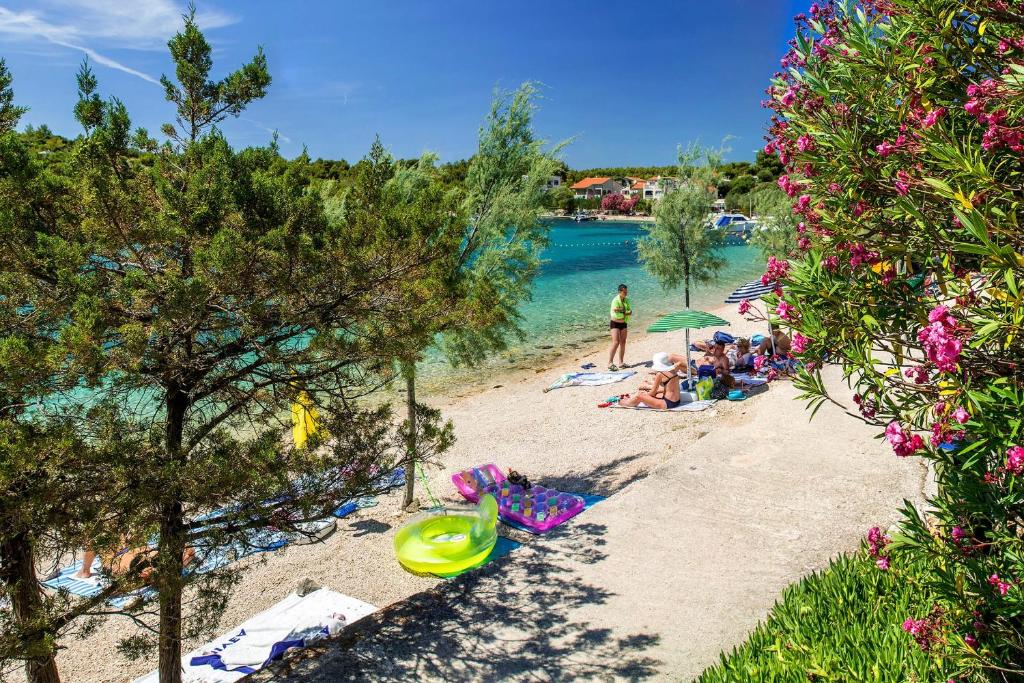 Apartments by the sea Grebastica, Sibenik - 4881 photo 4