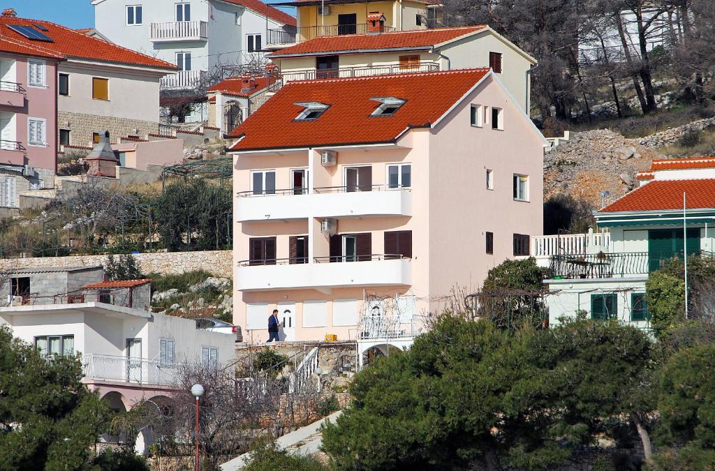 Apartments by the sea Bilo, Primosten - 4806 photo 1