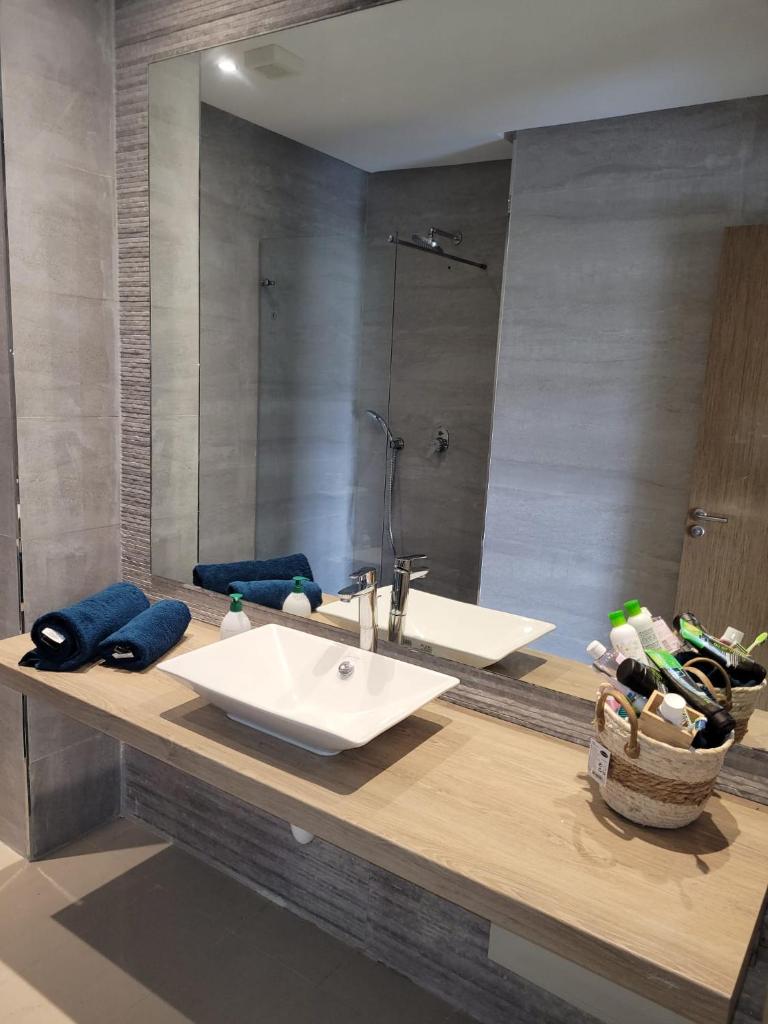 Appartement avec piscine à saidia Climatisation et Wifi photo 4