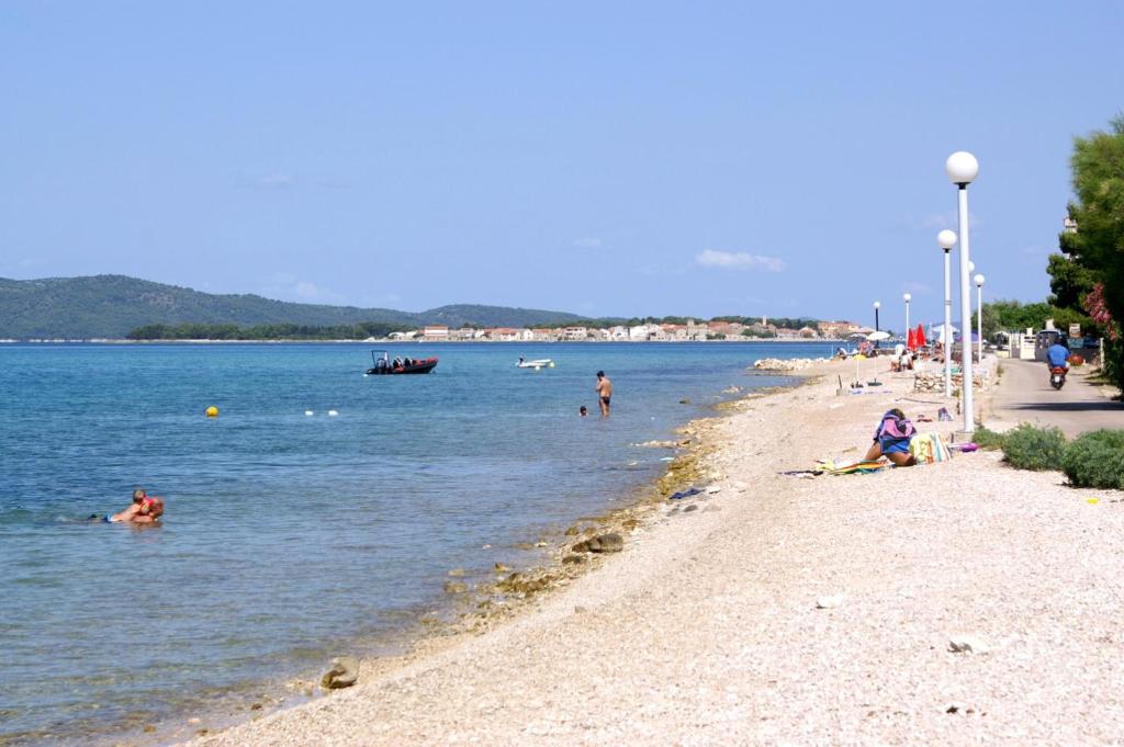 Apartments by the sea Zaboric, Sibenik - 6097 photo 4