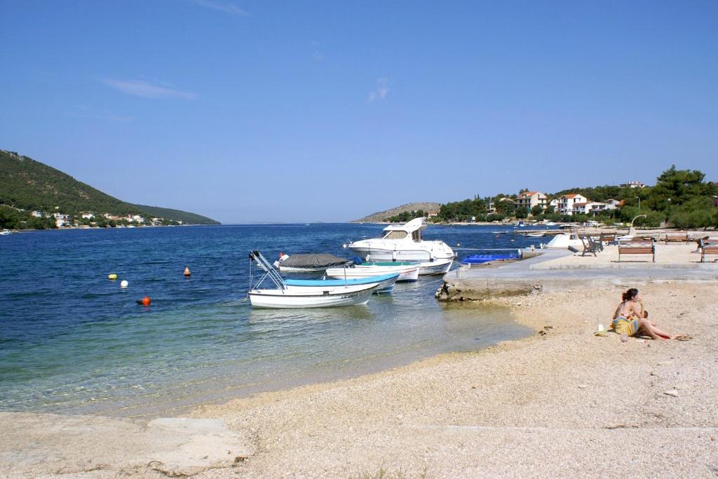 Apartments with a parking space Grebastica, Sibenik - 6103 photo 3