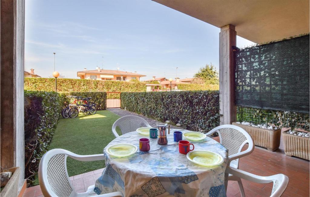 Beautiful Apartment In Lugana Di Sirmione With Outdoor Swimming Pool And 1 Bedrooms photo 1